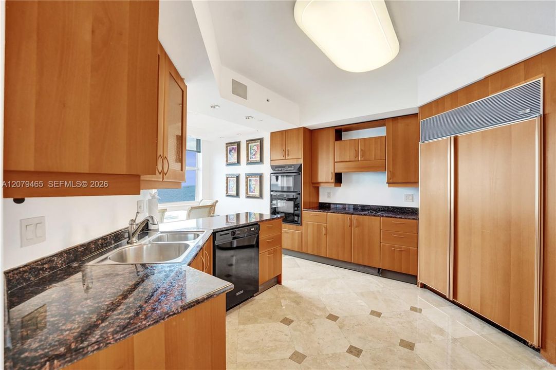 For Sale: $1,999,500 (3 beds, 2 baths, 2623 Square Feet)