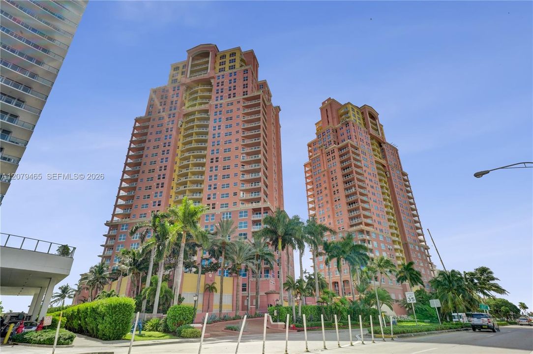 For Sale: $1,999,500 (3 beds, 2 baths, 2623 Square Feet)