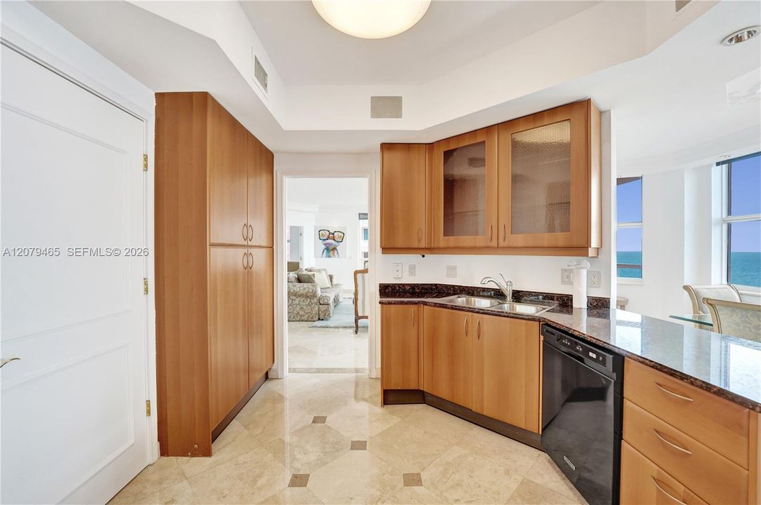 For Sale: $1,999,500 (3 beds, 2 baths, 2623 Square Feet)