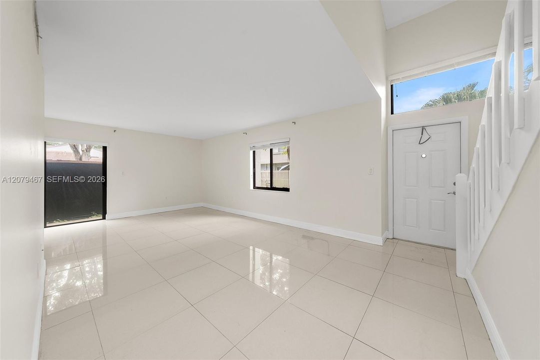 For Rent: $3,150 (3 beds, 2 baths, 1400 Square Feet)