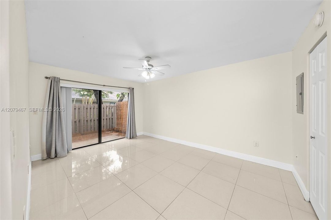 For Rent: $3,150 (3 beds, 2 baths, 1400 Square Feet)