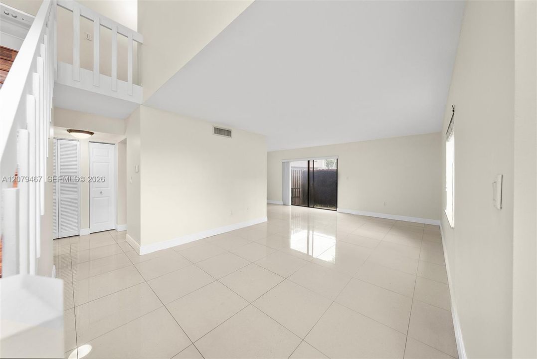For Rent: $3,150 (3 beds, 2 baths, 1400 Square Feet)