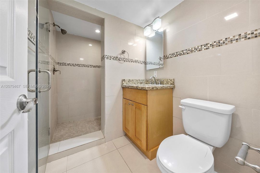 For Rent: $3,150 (3 beds, 2 baths, 1400 Square Feet)