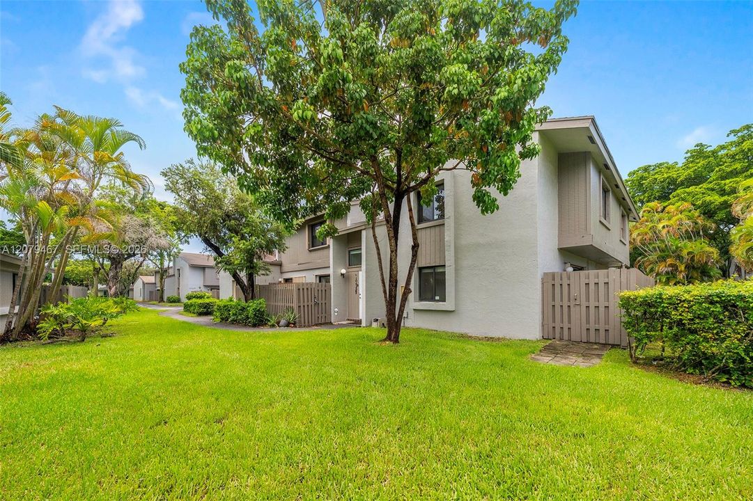 For Rent: $3,150 (3 beds, 2 baths, 1400 Square Feet)