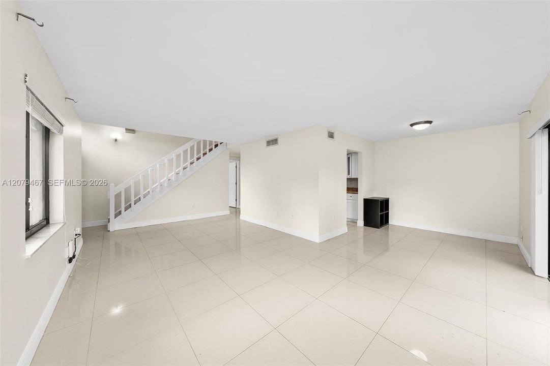 For Rent: $3,150 (3 beds, 2 baths, 1400 Square Feet)