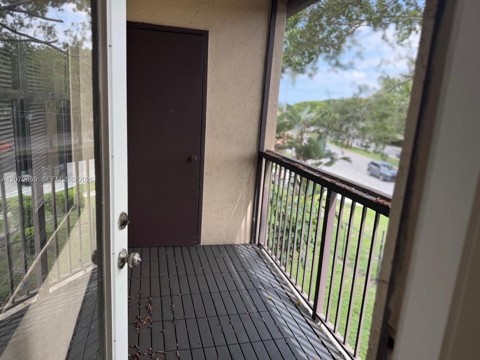 For Rent: $1,425 (1 beds, 1 baths, 600 Square Feet)