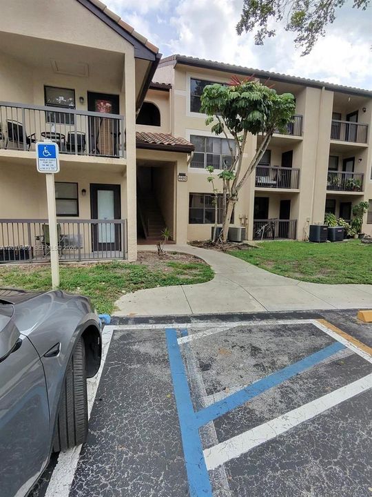 For Rent: $1,425 (1 beds, 1 baths, 600 Square Feet)