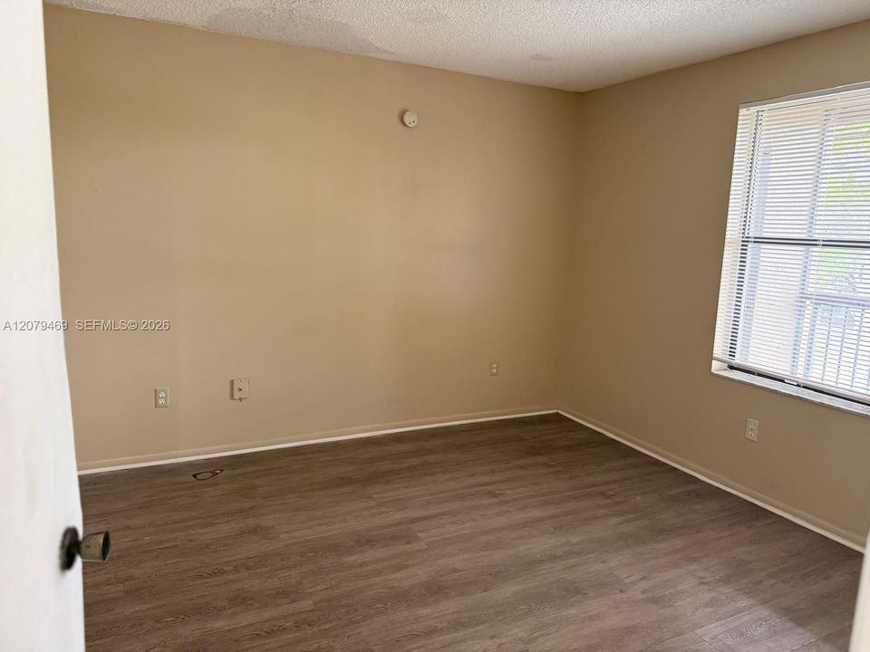 For Rent: $1,425 (1 beds, 1 baths, 600 Square Feet)