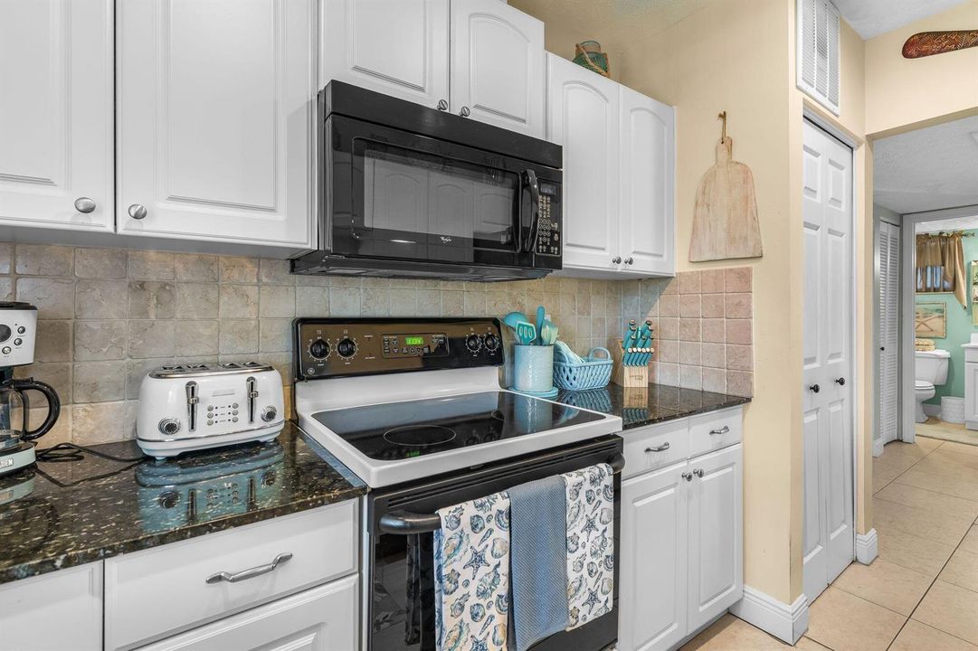 3209-S-Lakeview-Circle-202-HigMedia-036