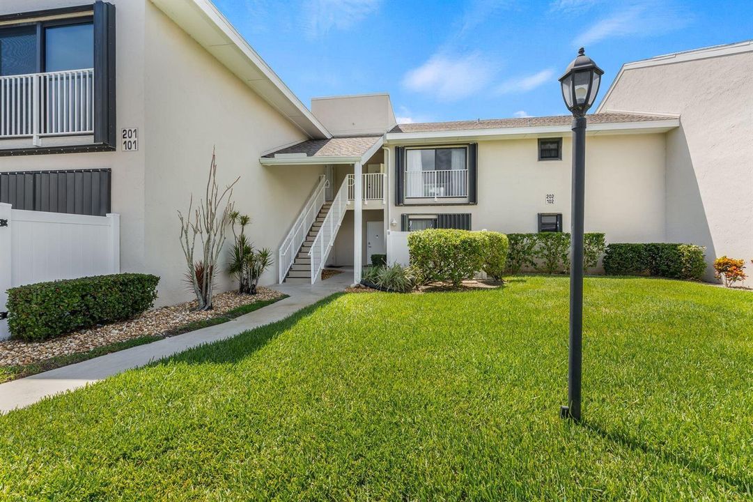 3209-S-Lakeview-Circle-202-HigMedia-016