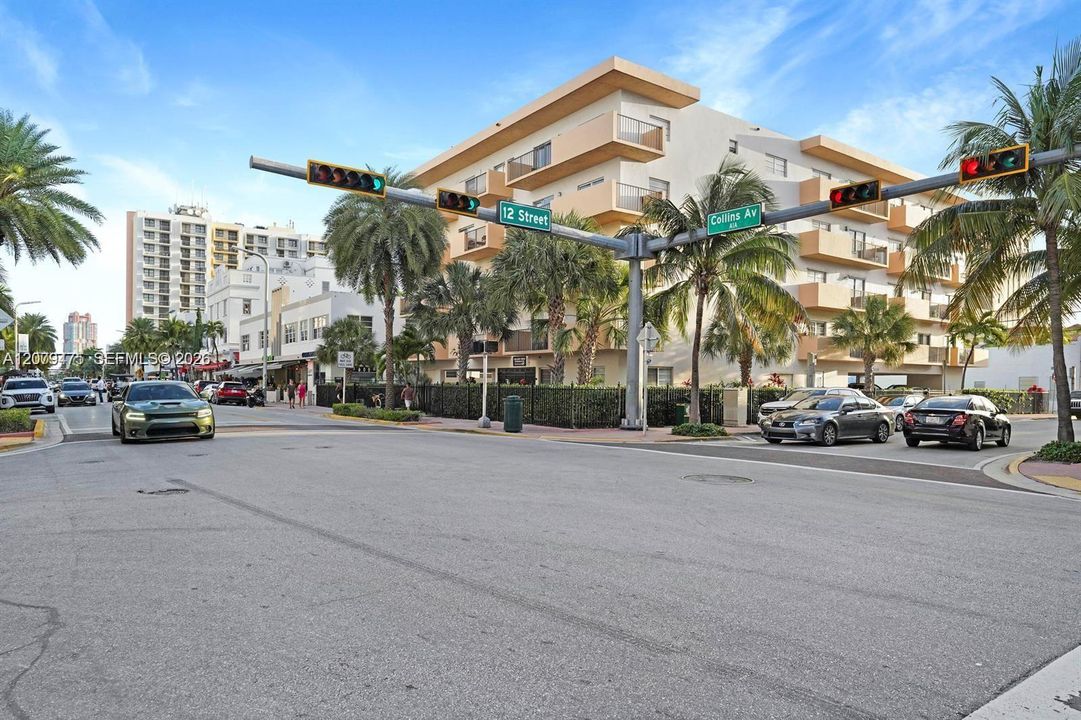 For Rent: $3,800 (2 beds, 2 baths, 1015 Square Feet)