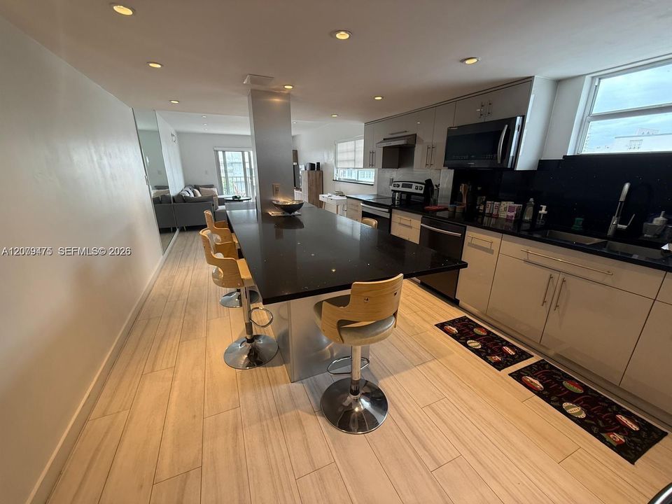 For Rent: $3,800 (2 beds, 2 baths, 1015 Square Feet)