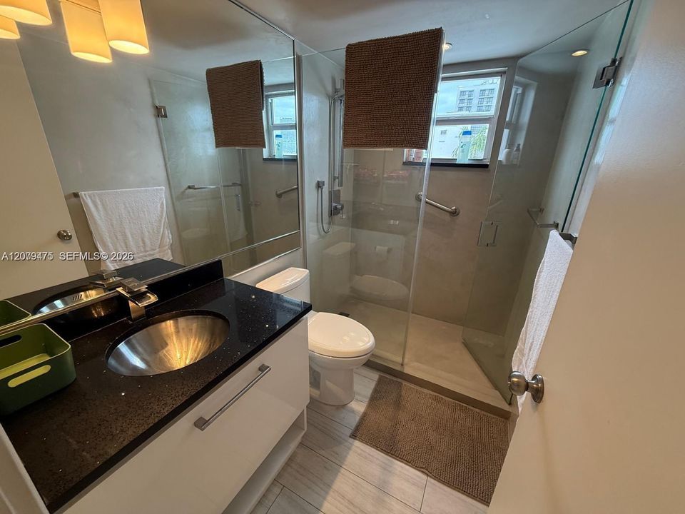 For Rent: $3,800 (2 beds, 2 baths, 1015 Square Feet)