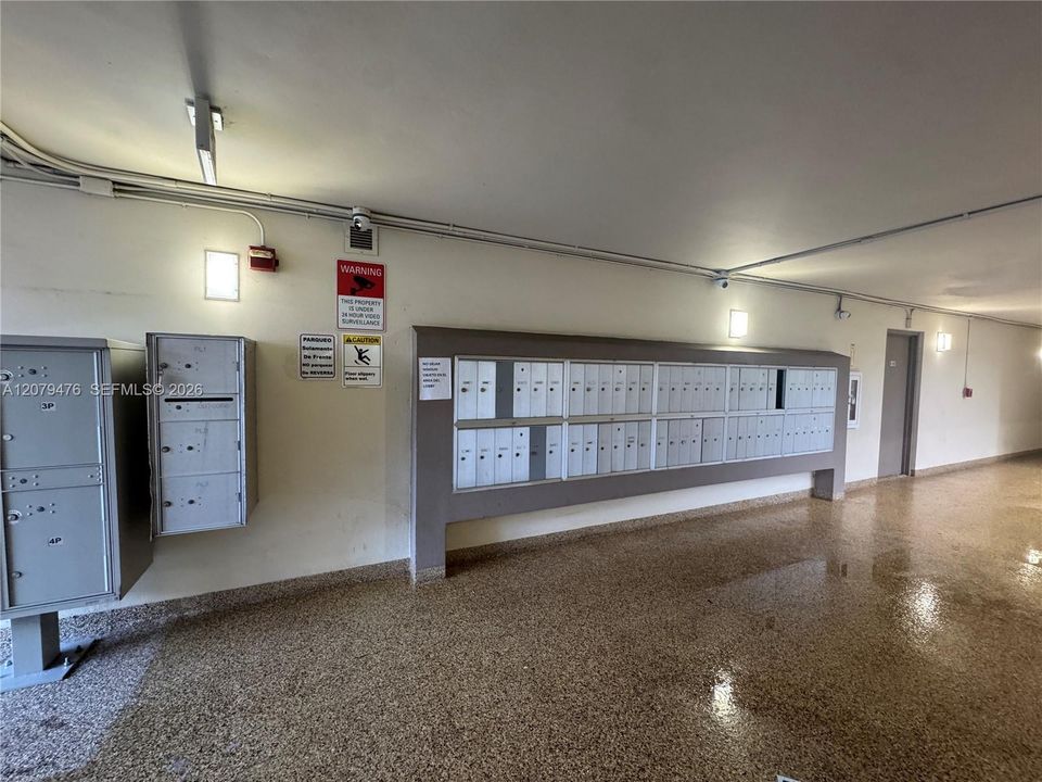 For Rent: $2,000 (1 beds, 1 baths, 721 Square Feet)