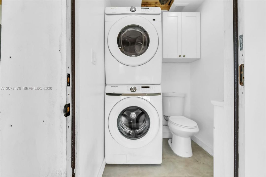 For Rent: $2,790 (2 beds, 1 baths, 720 Square Feet)