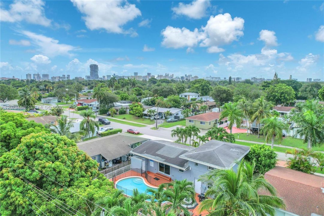 На продажу: $655,000 (3 спален, 2 ванн, 1230 Квадратных фут)