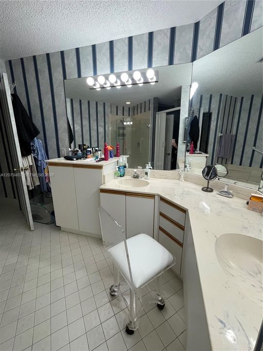 В аренду: $2,500 (2 спален, 2 ванн, 1377 Квадратных фут)