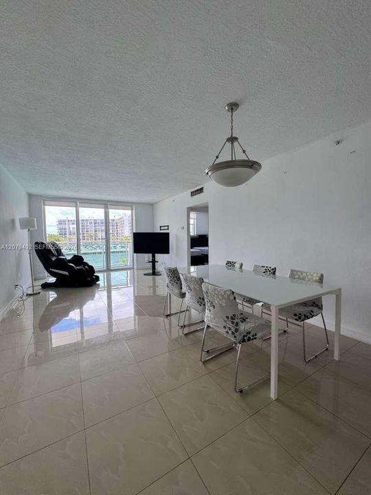 В аренду: $3,250 (2 спален, 2 ванн, 1288 Квадратных фут)
