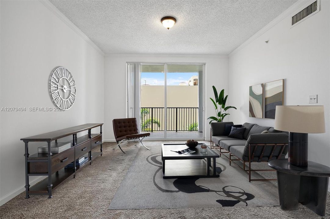 For Sale: $325,000 (1 beds, 1 baths, 673 Square Feet)