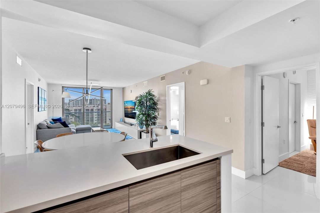 For Sale: $930,000 (3 beds, 3 baths, 1541 Square Feet)
