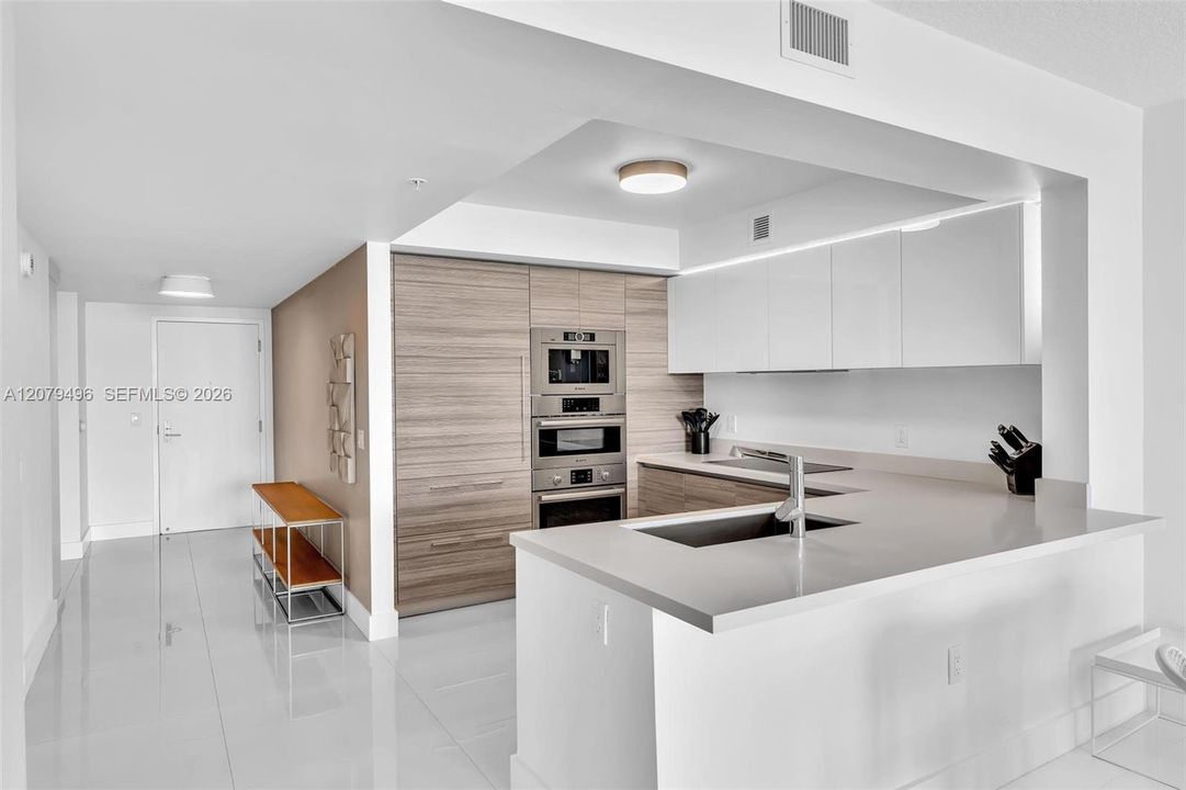 For Sale: $930,000 (3 beds, 3 baths, 1541 Square Feet)