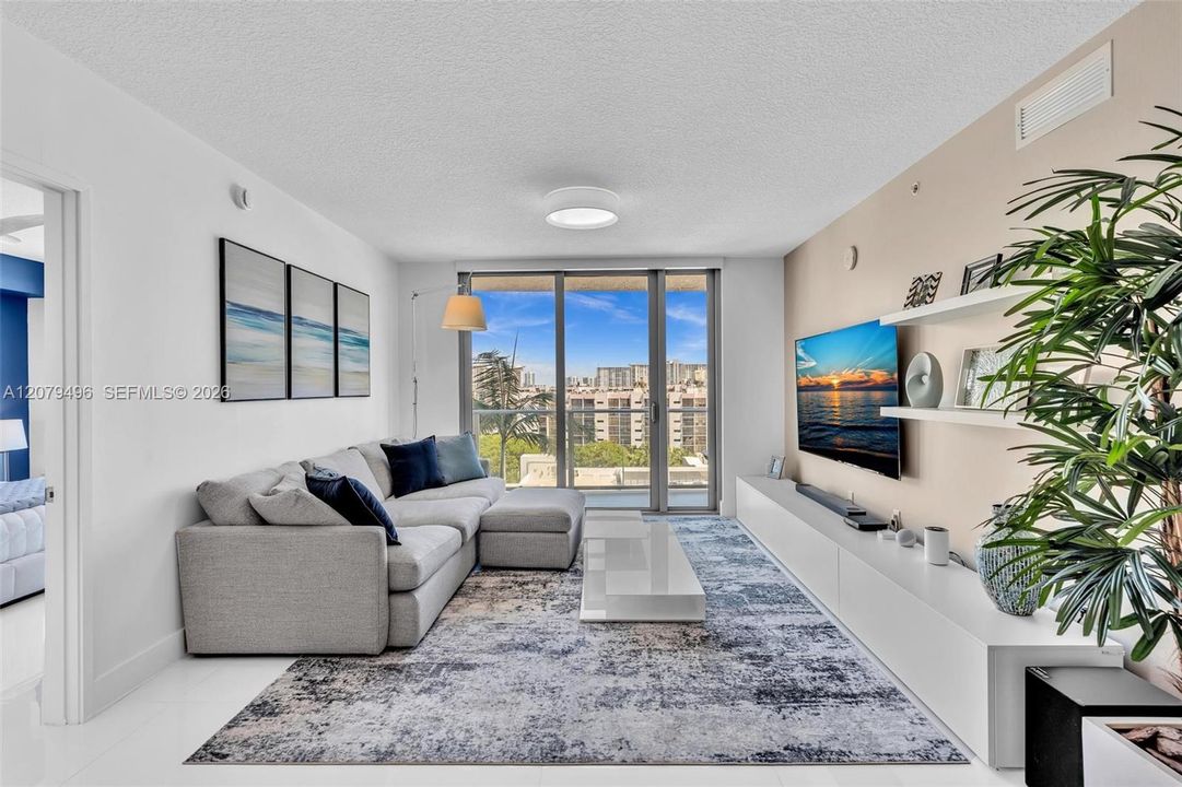 For Sale: $930,000 (3 beds, 3 baths, 1541 Square Feet)