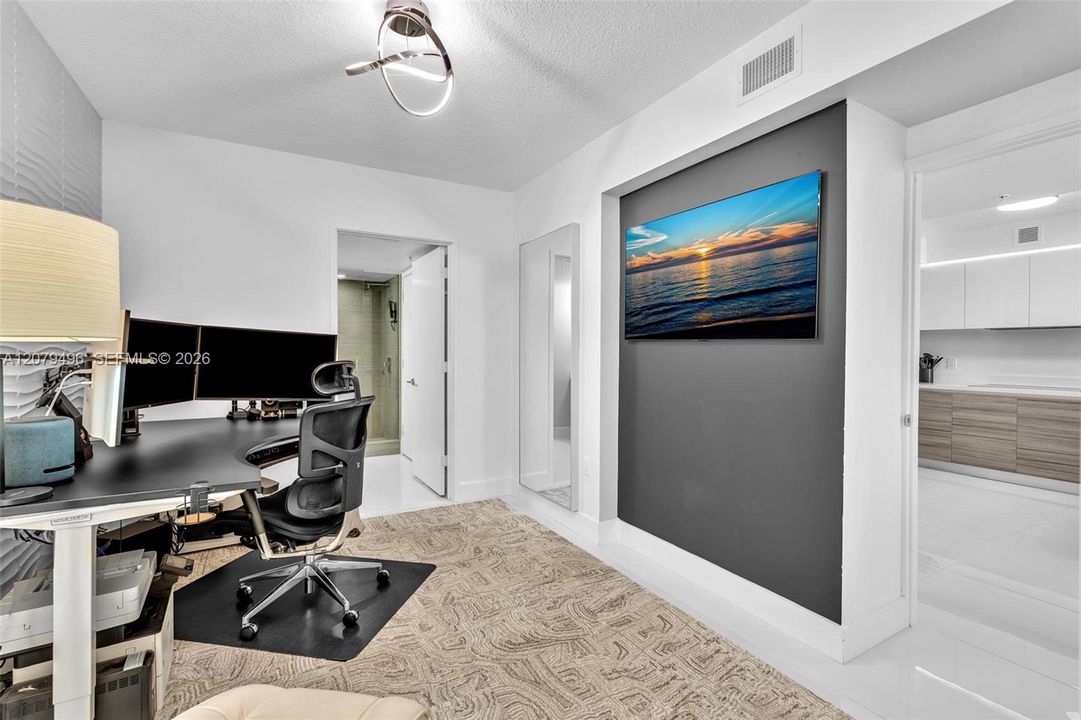For Sale: $930,000 (3 beds, 3 baths, 1541 Square Feet)