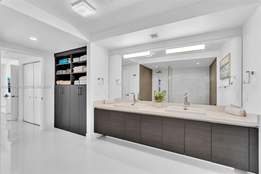 For Sale: $930,000 (3 beds, 3 baths, 1541 Square Feet)