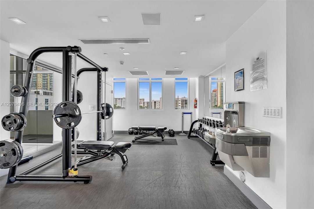 For Sale: $930,000 (3 beds, 3 baths, 1541 Square Feet)