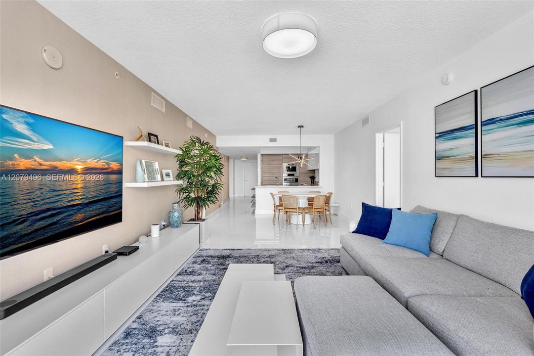 For Sale: $930,000 (3 beds, 3 baths, 1541 Square Feet)