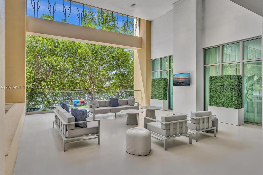 For Sale: $930,000 (3 beds, 3 baths, 1541 Square Feet)