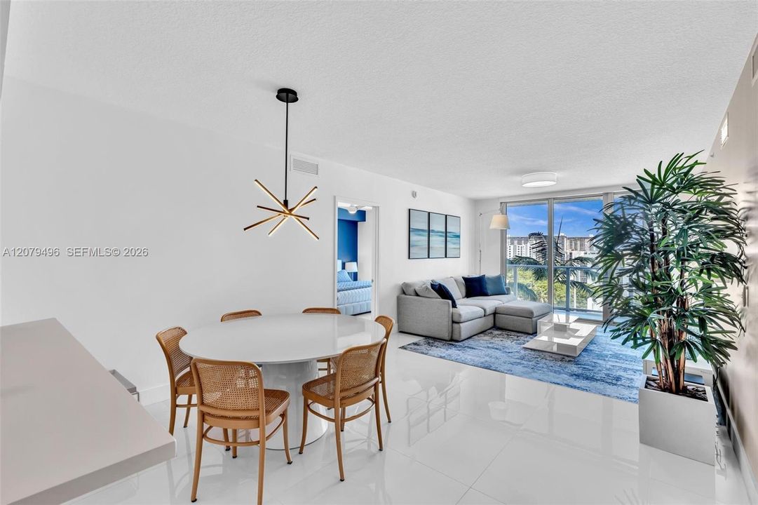 For Sale: $930,000 (3 beds, 3 baths, 1541 Square Feet)