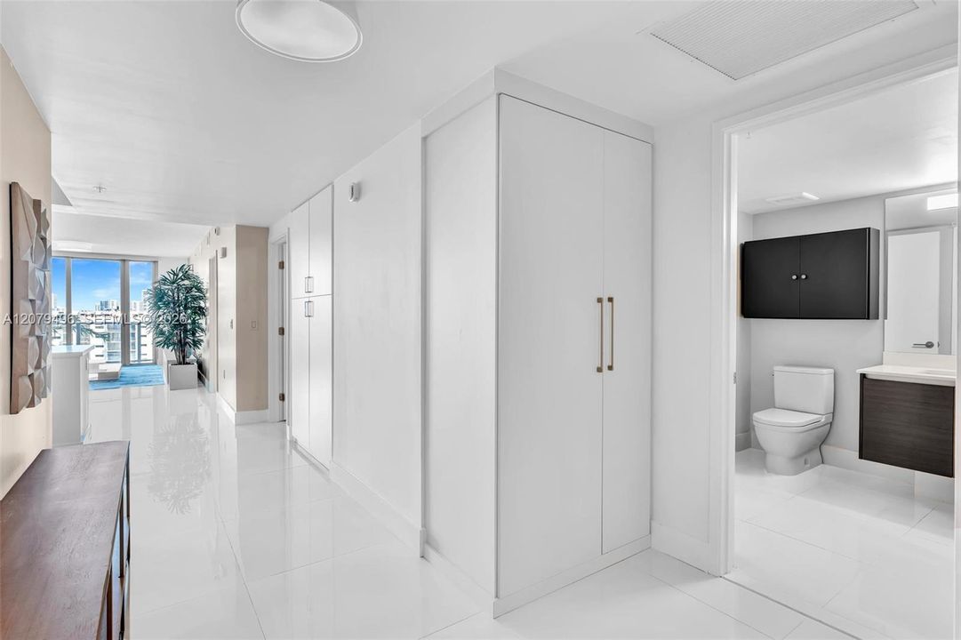 For Sale: $930,000 (3 beds, 3 baths, 1541 Square Feet)