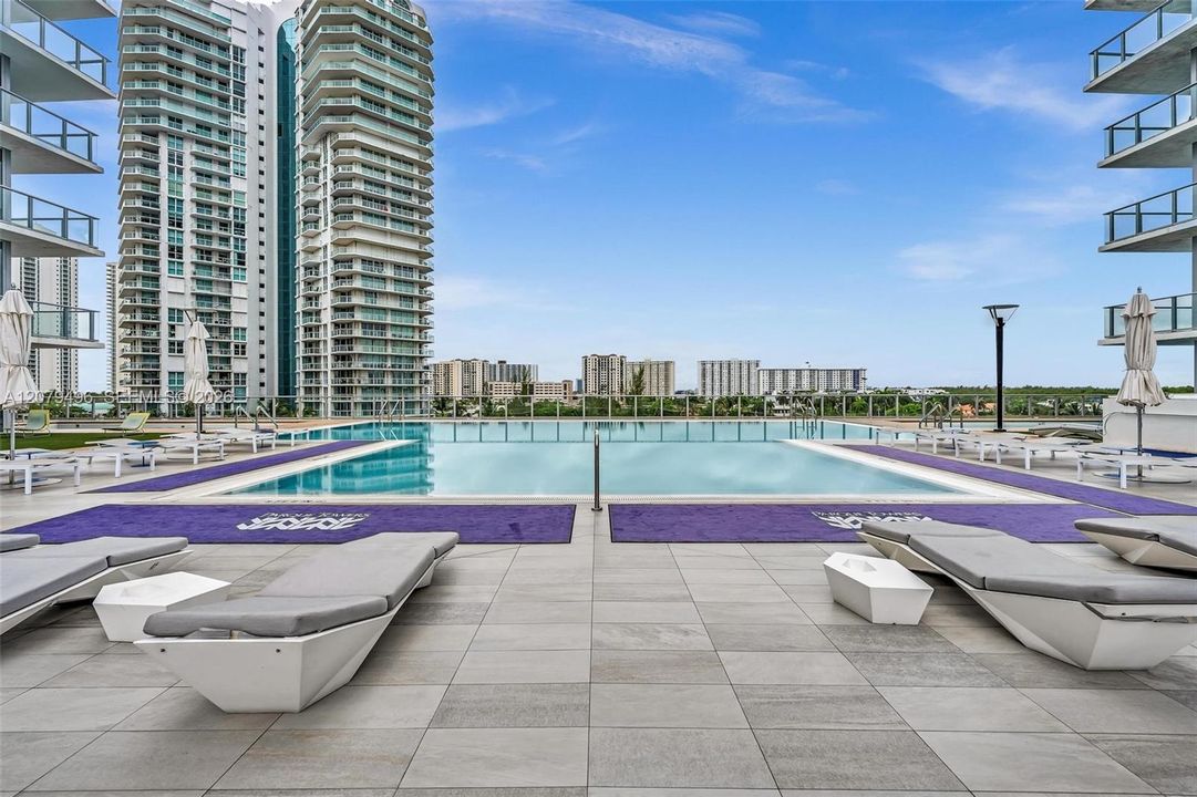 For Sale: $930,000 (3 beds, 3 baths, 1541 Square Feet)