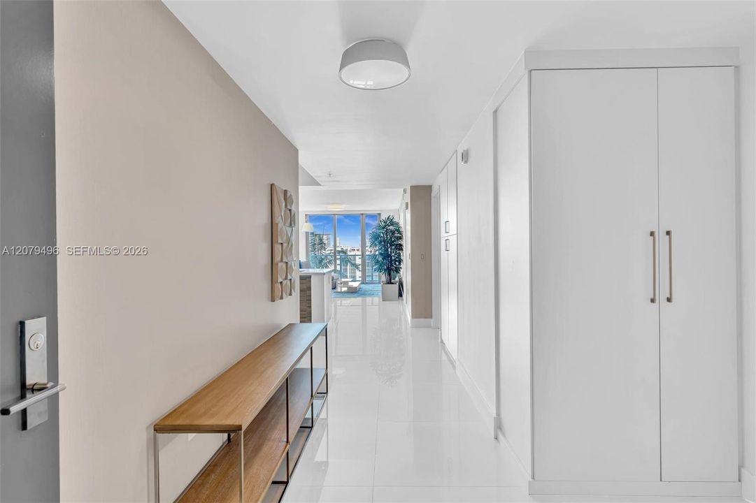 For Sale: $930,000 (3 beds, 3 baths, 1541 Square Feet)