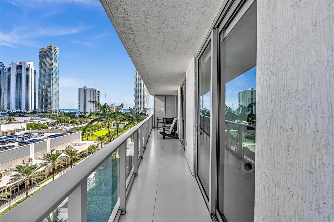 For Sale: $930,000 (3 beds, 3 baths, 1541 Square Feet)