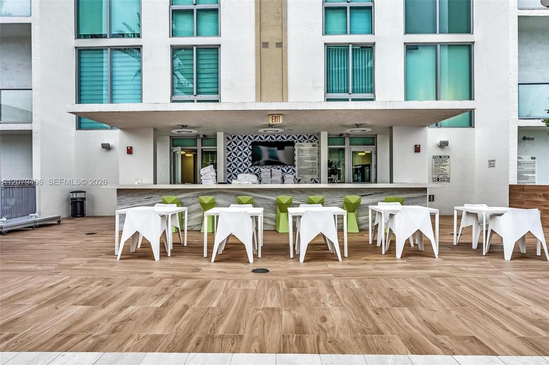 For Sale: $930,000 (3 beds, 3 baths, 1541 Square Feet)