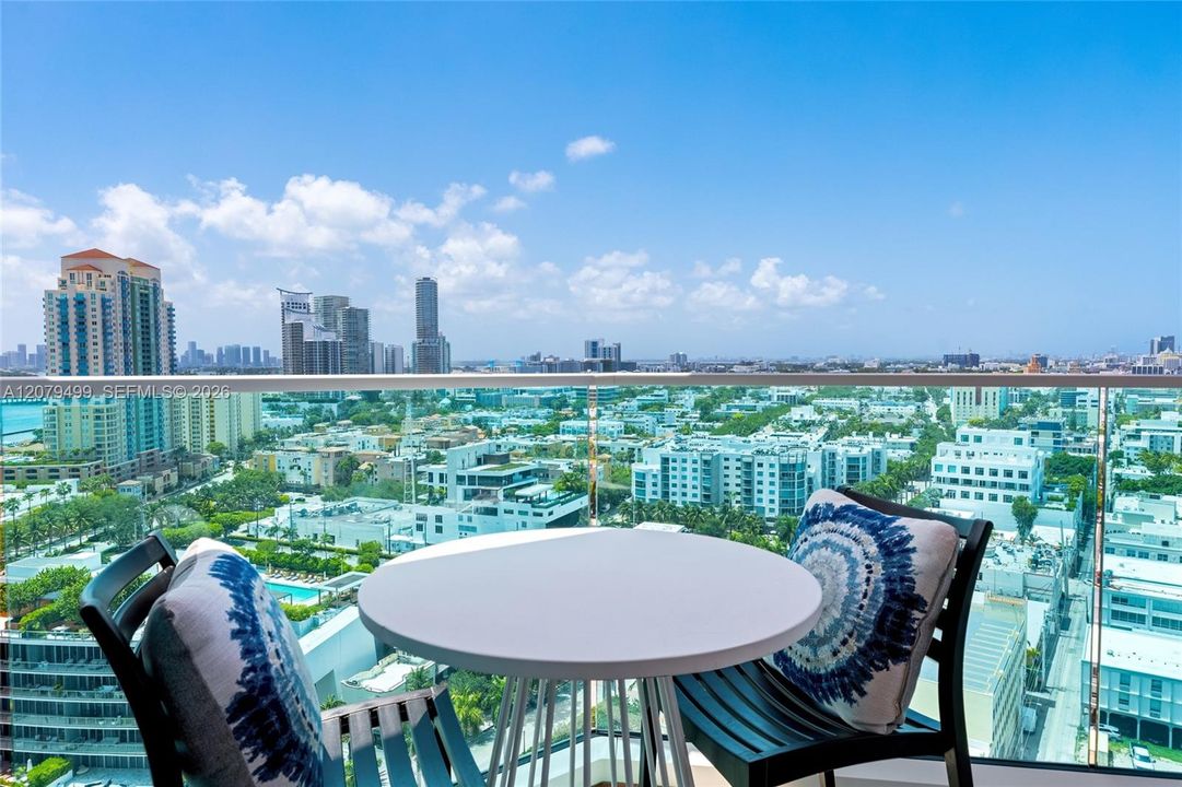 На продажу: $4,495,000 (3 спален, 2 ванн, 2340 Квадратных фут)