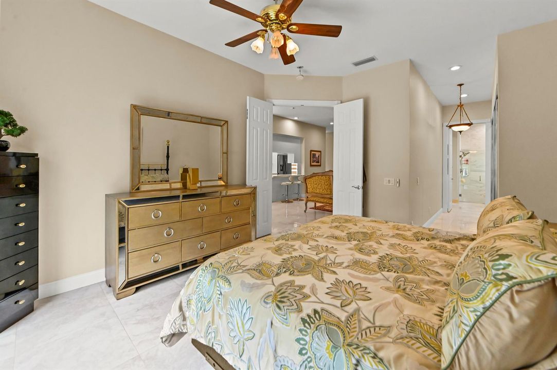 22 Bedroom 03
