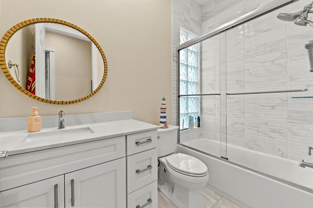 28 Bathroom 01