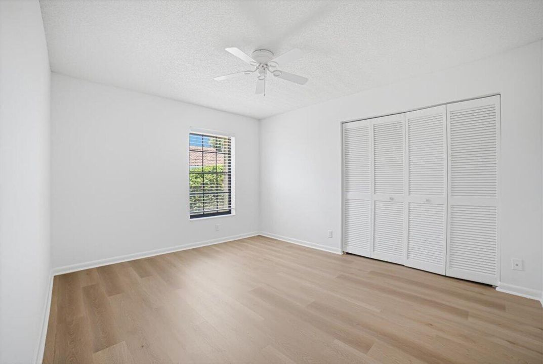 31-Bedroom3