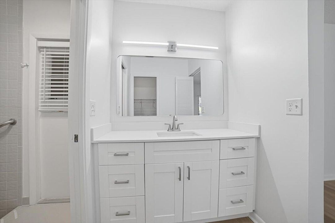 28-Bedroom1-Sink
