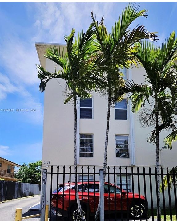 En Venta: $250,000 (2 camas, 1 baños, 770 Pies cuadrados)
