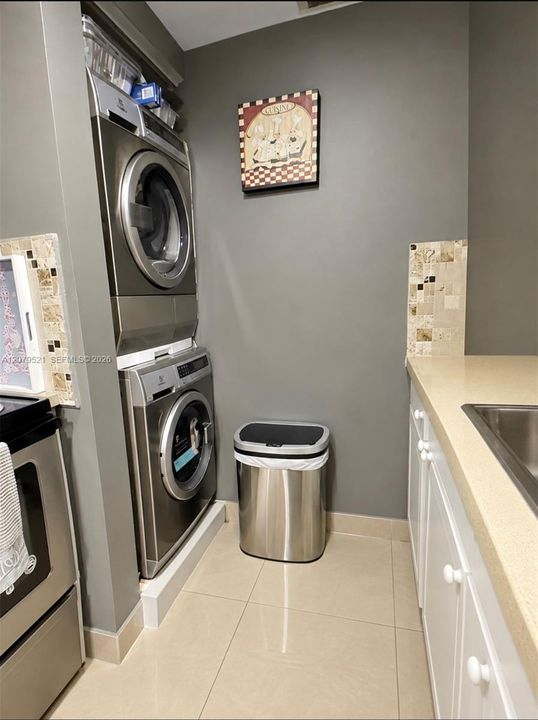 En Venta: $250,000 (2 camas, 1 baños, 770 Pies cuadrados)