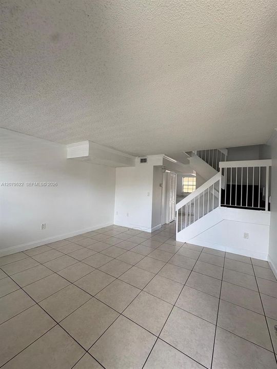 For Rent: $2,250 (2 beds, 2 baths, 824 Square Feet)