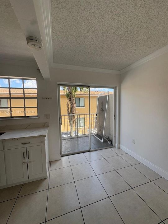 For Rent: $2,250 (2 beds, 2 baths, 824 Square Feet)