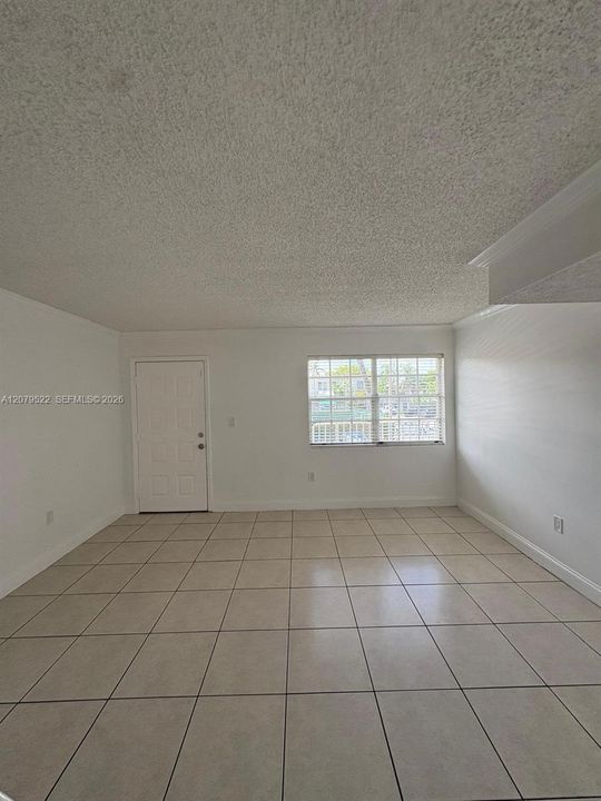 For Rent: $2,250 (2 beds, 2 baths, 824 Square Feet)