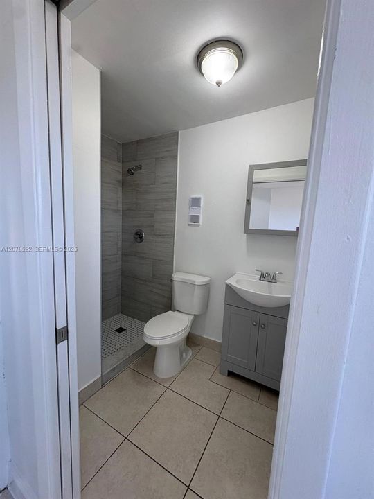 For Rent: $2,250 (2 beds, 2 baths, 824 Square Feet)