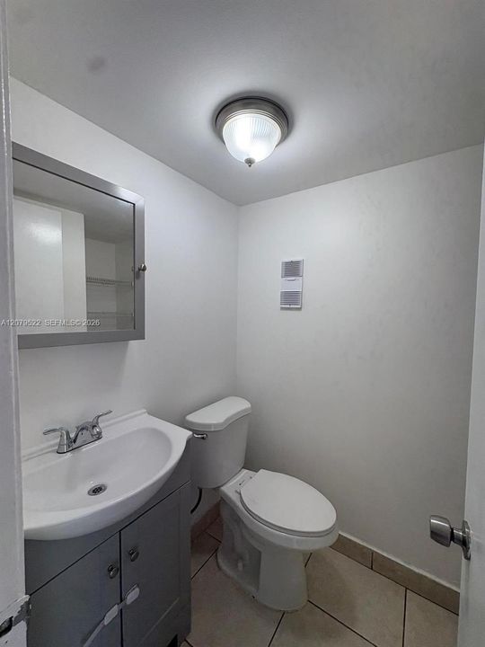 For Rent: $2,250 (2 beds, 2 baths, 824 Square Feet)