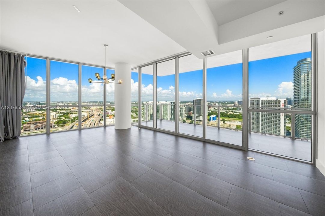 Recently Rented: $7,400 (2 beds, 2 baths, 1647 Square Feet)